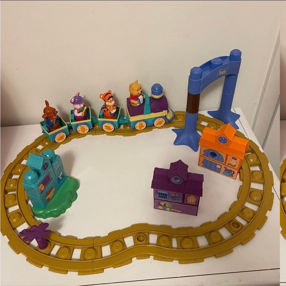 Disney Winnie the Pooh mega blocks train and track railway world set